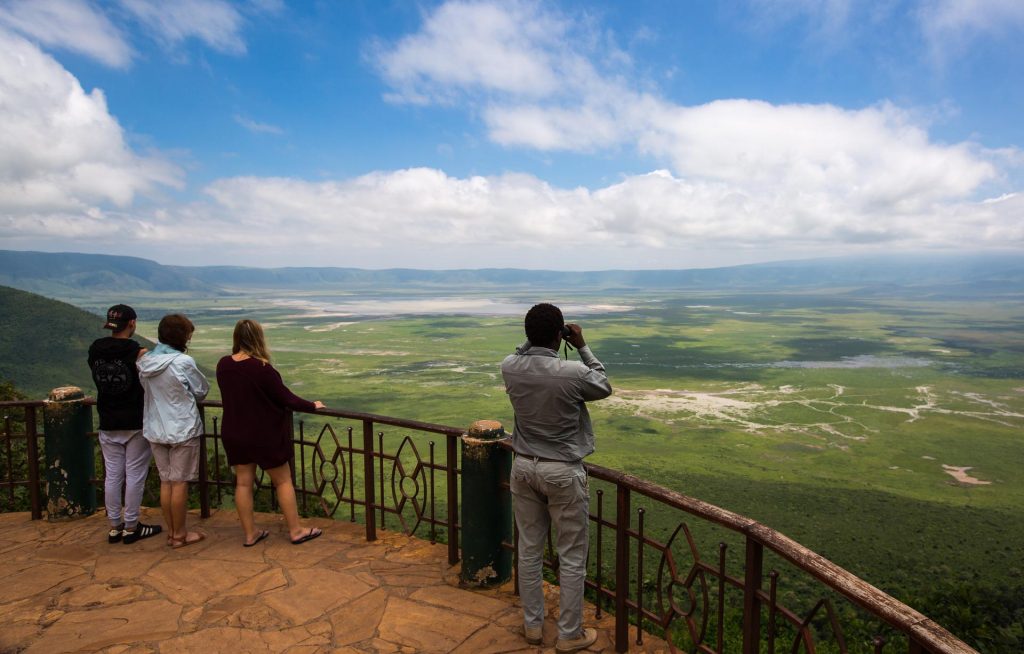 greyjoytours-ngorongoro-viewpoint