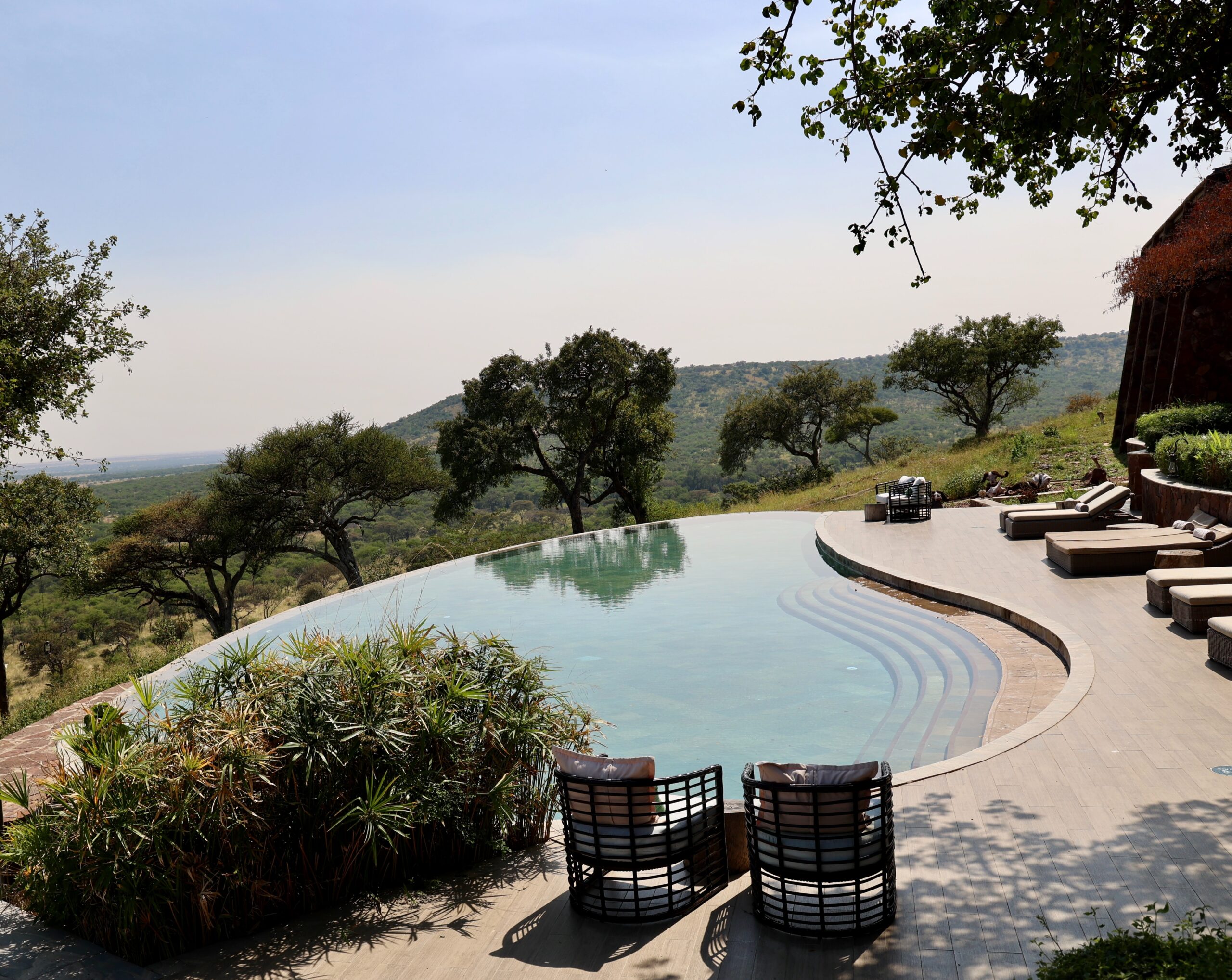 tanzania luxury hotel in serengeti